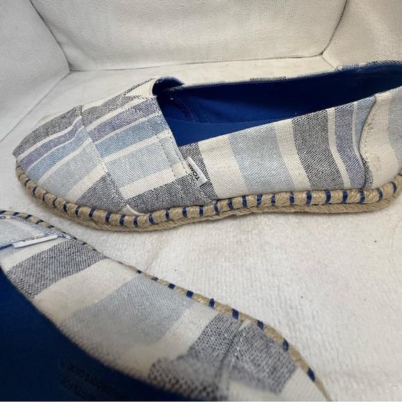 TOMS - WOMENS ALPARGATA ROPE ESPADRILLE Blue and Cream Espadrille Flats - Picture 6 of 9